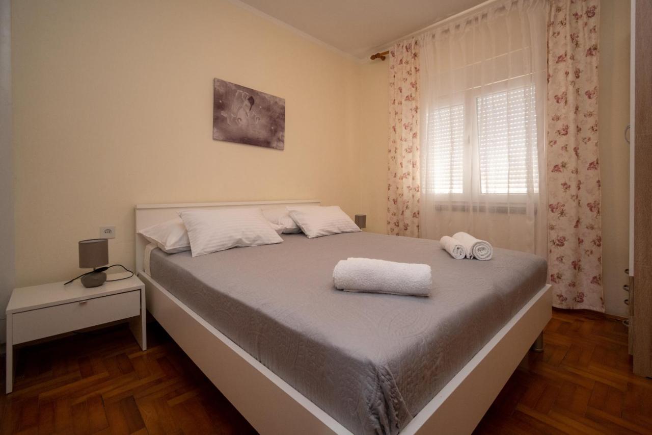 Apartments With A Parking Space Povljana, Pag - 6298 Екстер'єр фото